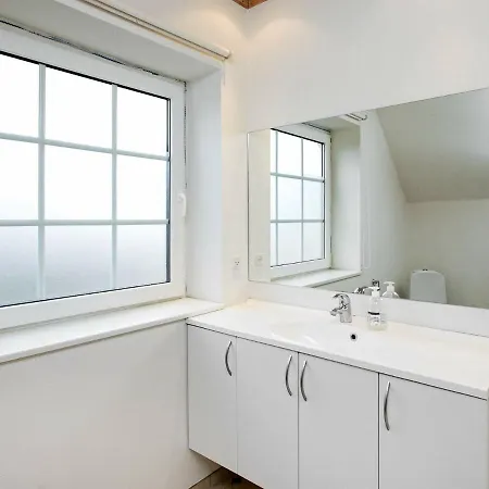 10 Person In Semesterbostad Bagenkop